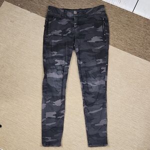 Democracy "Ab"technology Camo Pants Sz 6